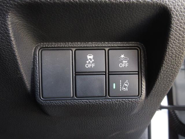 シビック ハッチバック /6速MT/無限スタイリングセット&エキゾーストマフラー&フルバケットシート&ハンドル&ドアバイザー/ワンオーナー/純正ナビ/前後ドラレコ/ETC2.0/オートハイビーム/フルセグTV/USB/VSA(17枚目)