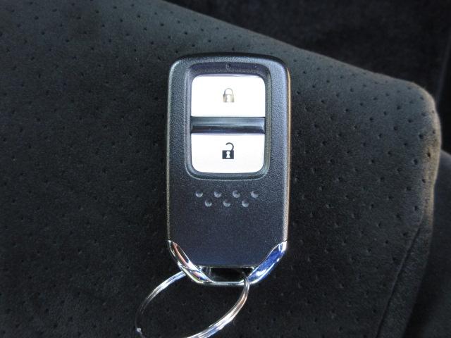 シビック ハッチバック /6速MT/無限スタイリングセット&エキゾーストマフラー&フルバケットシート&ハンドル&ドアバイザー/ワンオーナー/純正ナビ/前後ドラレコ/ETC2.0/オートハイビーム/フルセグTV/USB/VSA(20枚目)