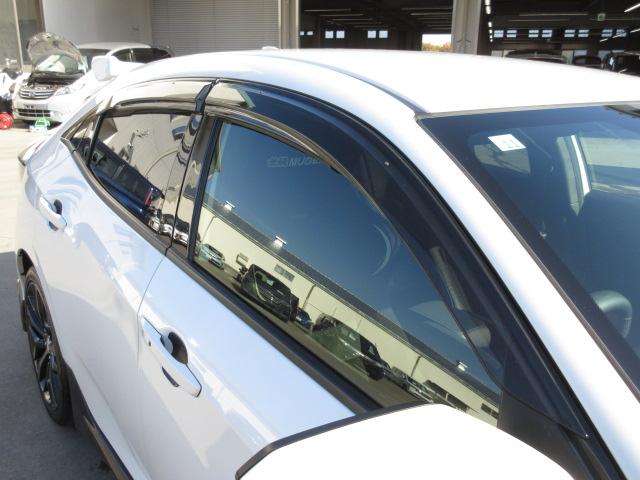 シビック ハッチバック /6速MT/無限スタイリングセット&エキゾーストマフラー&フルバケットシート&ハンドル&ドアバイザー/ワンオーナー/純正ナビ/前後ドラレコ/ETC2.0/オートハイビーム/フルセグTV/USB/VSA(22枚目)