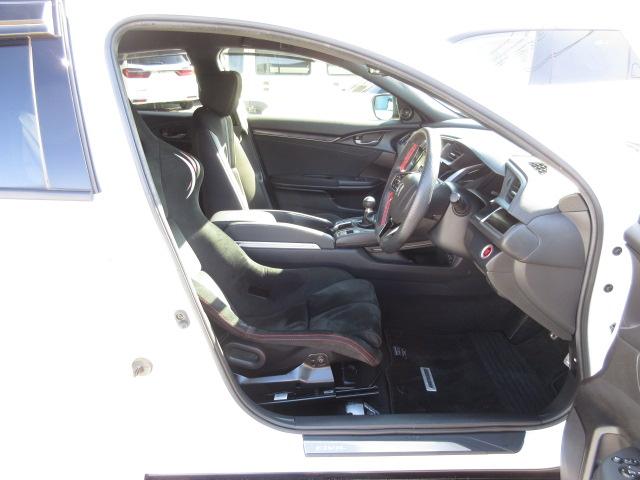 シビック ハッチバック /6速MT/無限スタイリングセット&エキゾーストマフラー&フルバケットシート&ハンドル&ドアバイザー/ワンオーナー/純正ナビ/前後ドラレコ/ETC2.0/オートハイビーム/フルセグTV/USB/VSA(28枚目)