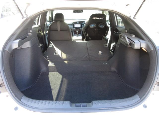 シビック ハッチバック /6速MT/無限スタイリングセット&エキゾーストマフラー&フルバケットシート&ハンドル&ドアバイザー/ワンオーナー/純正ナビ/前後ドラレコ/ETC2.0/オートハイビーム/フルセグTV/USB/VSA(32枚目)