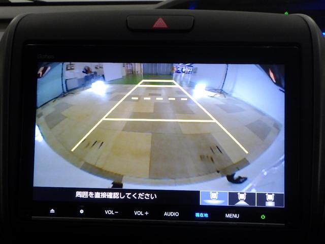 フリード Ｇ・ホンダセンシング　９インチナビ／１２インチ後席モニター／前後ドラレコ／シートヒータ／ＨＤＭＩ＆ＵＳＢ端子／プライムスムースコンビシート／ドアバイザー／プラズマクラスター／ＬＥＤアクティブコーナーリングライト／純正アルミ（8枚目）