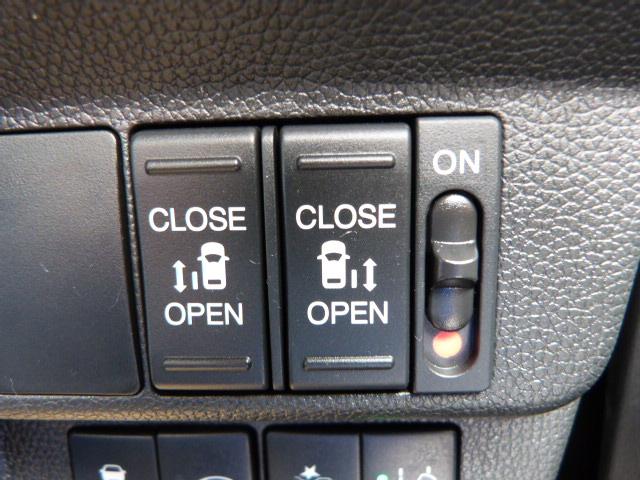 フリード Ｇ・ホンダセンシング　９インチナビ／１２インチ後席モニター／前後ドラレコ／シートヒータ／ＨＤＭＩ＆ＵＳＢ端子／プライムスムースコンビシート／ドアバイザー／プラズマクラスター／ＬＥＤアクティブコーナーリングライト／純正アルミ（20枚目）