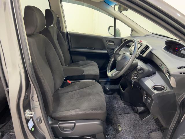 フリード Ｇエアロ　助手席エアバッグ　インテリキー　キーレスエントリ　エアバック　横滑防止装置（24枚目）