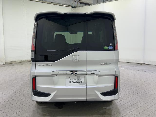 ステップワゴンスパーダ スパーダホンダセンシング　盗難防止　助手席エアバッグ　ワンオーナ－　Ｗパワスラ　記録簿有　地デジ　サイドエアバッグ　ＬＥＤライト　横滑り防止システム　オートエアコン　リアカメラ　ナビ＆ＴＶ　ＥＴＣ付（26枚目）