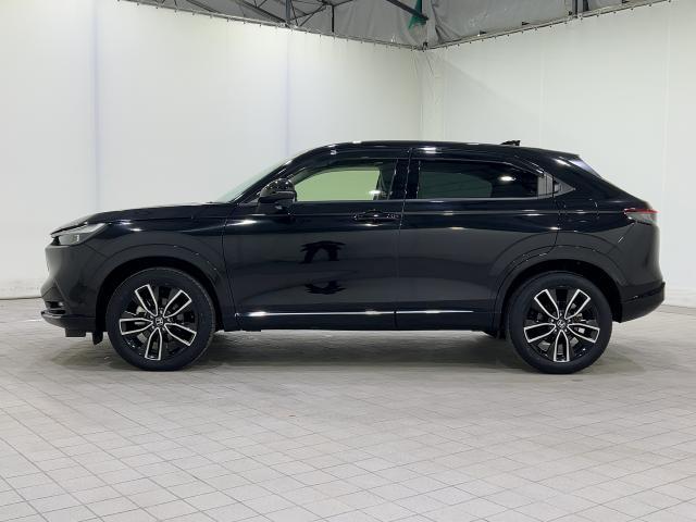 ヴェゼル ｅ：ＨＥＶＺ　９インチコネクトナビ／前後ドラレコ／ＢＳＩ／ハンドル＆シートヒータ／パドルシフト／コードレス充電／障害物センサー／オートハイビーム／ＡＣＣ／ＥＴＣ２．０／ハンズフリーアクセスパワーテールゲート／ＵＳＢ（29枚目）