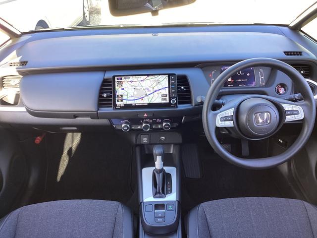 フィット ホーム　／ホンダセンシング／９インチナビ／当社試乗車／障害物センサー／オートハイビーム／サイドカーテンＳＲＳ／プライムスムースコンビシート／ＬＥＤライト／オートライト／電子Ｐ／ブレーキホールド／ＥＴＣ／ＡＣＣ（18枚目）