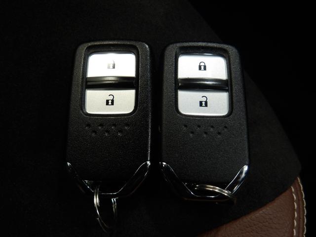 フィットハイブリッド Ｌホンダセンシング　／プレミアムブラウンインテリア／８インチナビ／プライムスムース＆ウルトラスエードコンビシート／ＥＴＣ／ＡＣＣ／ＵＳＢ／サイドカーテンＳＲＳ／ＬＥＤフォグ／オートリトラミラー／ＡｐｐｌｅＣａｒＰｌａｙ（17枚目）