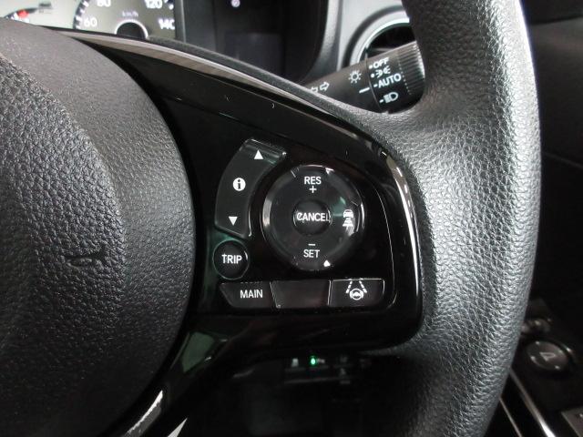 ����Ղ��n���h���ɂ̓z���_�Z���V���O�̃R���g���[���X�C�b�`����������Ă���A�`�b�b���n���h�������𗣂����ɑ��삪�o���܂��B���o�ő��삪�ł��ĕ֗��ň��S�ł��ˁI