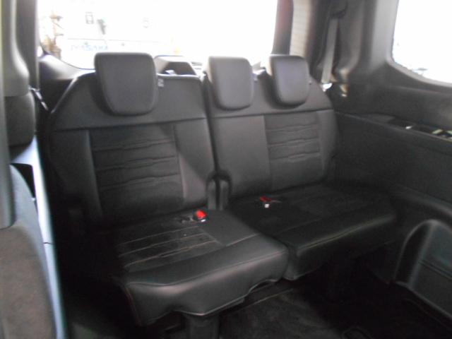 �R��ڂ��K�v�\���ȋ�Ԃ��m�ۂ��Ă��܂������Ƒ��E���ԓ��m�Ń����O�h���C�u���y���߂܂��ˁ�