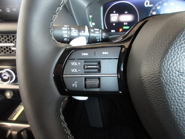 ��G��̗ǂ����U�[�n���h���ɂ̓I�[�f�B�I�R���g���[���X�C�b�`����������Ă���A�n���h�������𗣂����ɑ��삪�o���܂��B���o�ő��삪�ł��ĕ֗��ň��S�ł��ˁI