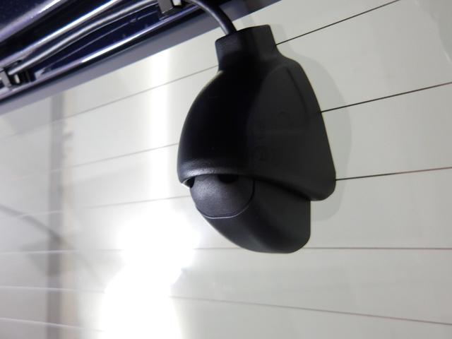 フリードハイブリッド ハイブリッド・Ｇホンダセンシング　純正９インチナビ／前後ドラレコ／シートヒータ／革ハンドル／純正アルミホイール／プライムスムースコンビシート／ＬＥＤライト／アクティブコーナーリングライト／プラズマクラスター／オートリトラミラー／ＶＳＡ（10枚目）