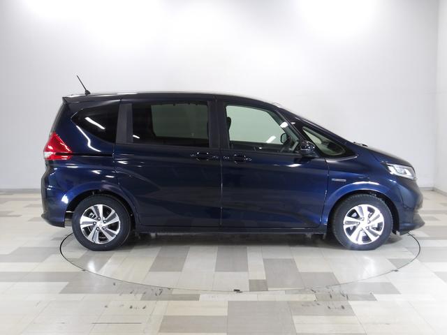 フリードハイブリッド ハイブリッド・Ｇホンダセンシング　純正９インチナビ／前後ドラレコ／シートヒータ／革ハンドル／純正アルミホイール／プライムスムースコンビシート／ＬＥＤライト／アクティブコーナーリングライト／プラズマクラスター／オートリトラミラー／ＶＳＡ（36枚目）