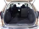 後部座席を前に倒すとこれだけのスペースができます。長い荷物を載せたり左右分割の倒せるので3人乗車して長い荷物を載せたりと様々な使い方ができます