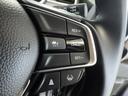 手触りの良いレザーハンドルにはホンダセンシングのコントロールスイッチが装備されており、ACCもハンドルから手を離さずに操作が出来ます。感覚で操作ができて便利で安全ですね!
