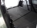 リアシートを倒せば広々荷室の出来上がり♪アレンジ次第でさまざまな荷物が積み込めますよ。