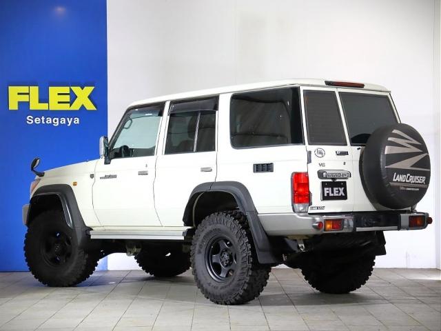 ランドクルーザー７０ ４．０　４ＷＤ　リフトアップ　迫力のカスタム　下取り直販車両　　５速マニュアル　各部　チッピング塗装　ブラッドレーＶ　１６インチＡＷ　ＧＥＯＬＡＮＤＡＲ　３１５ＭＴタイヤ　Ｐａｎａｓｏｎｉｃ　７インチナビ（5枚目）