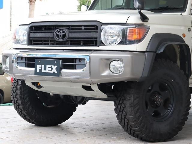 ランドクルーザー７０ ４．０　４ＷＤ　リフトアップ　迫力のカスタム　下取り直販車両　　５速マニュアル　各部　チッピング塗装　ブラッドレーＶ　１６インチＡＷ　ＧＥＯＬＡＮＤＡＲ　３１５ＭＴタイヤ　Ｐａｎａｓｏｎｉｃ　７インチナビ（20枚目）