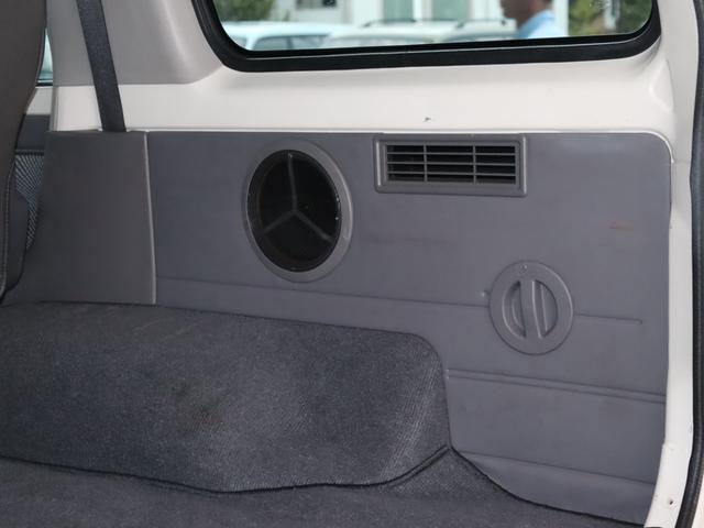 ランドクルーザー７０ ４．０　４ＷＤ　リフトアップ　迫力のカスタム　下取り直販車両　　５速マニュアル　各部　チッピング塗装　ブラッドレーＶ　１６インチＡＷ　ＧＥＯＬＡＮＤＡＲ　３１５ＭＴタイヤ　Ｐａｎａｓｏｎｉｃ　７インチナビ（32枚目）