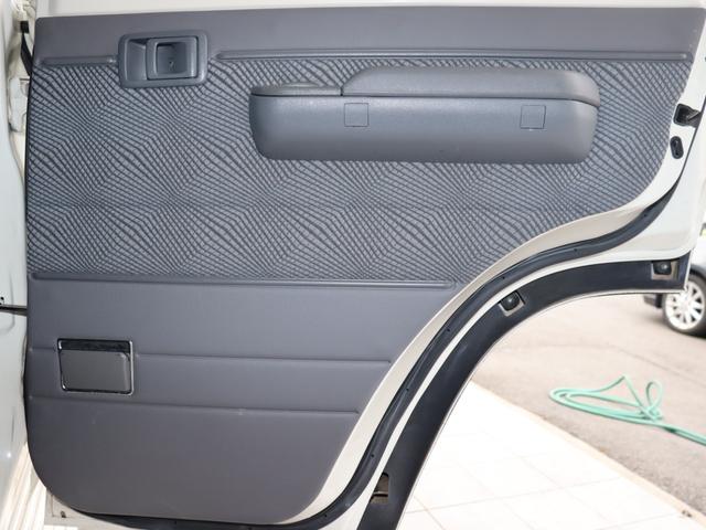 ランドクルーザー７０ ４．０　４ＷＤ　リフトアップ　迫力のカスタム　下取り直販車両　　５速マニュアル　各部　チッピング塗装　ブラッドレーＶ　１６インチＡＷ　ＧＥＯＬＡＮＤＡＲ　３１５ＭＴタイヤ　Ｐａｎａｓｏｎｉｃ　７インチナビ（39枚目）