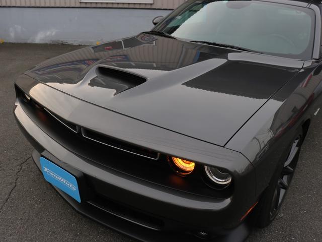 Ｒ／Ｔ　プラス　パフォーマンスＰＫＧ　カープレイ　ブレンボ　５．７Ｌ　ＨＥＭＩ　８速ＡＴ　アップルカープレイ　ブレンボブレーキ　パドルシフト　ＨＩＤ　エンジンスターター　アクティブマフラー　シートヒーター　クーラー　ドライブレコーダー　ＥＴＣ車載器(3枚目)