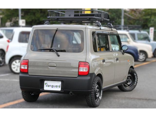 アルトラパン モード ドレスダウンカスタム レトロスタイル オールペイント ちょいリフトアップ 黒てっちん&マッドタイヤ新品 ルーフバスケット ウッドコンビステア&ウッドパネル レッドテール キーレス 整備渡し 保証付(5枚目)