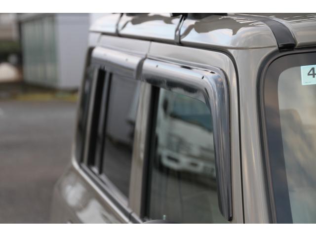 アルトラパン モード ドレスダウンカスタム レトロスタイル オールペイント ちょいリフトアップ 黒てっちん&マッドタイヤ新品 ルーフバスケット ウッドコンビステア&ウッドパネル レッドテール キーレス 整備渡し 保証付(9枚目)