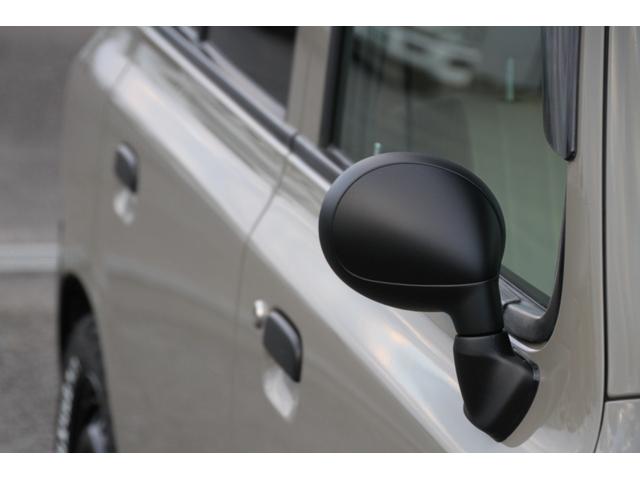 アルトラパン モード ドレスダウンカスタム レトロスタイル オールペイント ちょいリフトアップ 黒てっちん&マッドタイヤ新品 ルーフバスケット ウッドコンビステア&ウッドパネル レッドテール キーレス 整備渡し 保証付(10枚目)