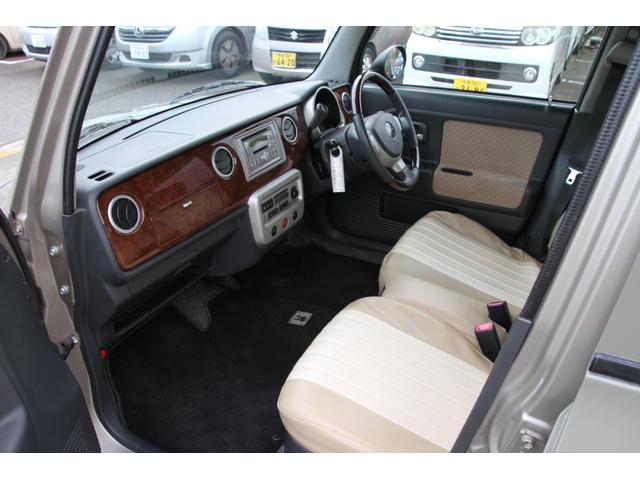 アルトラパン モード ドレスダウンカスタム レトロスタイル オールペイント ちょいリフトアップ 黒てっちん&マッドタイヤ新品 ルーフバスケット ウッドコンビステア&ウッドパネル レッドテール キーレス 整備渡し 保証付(22枚目)