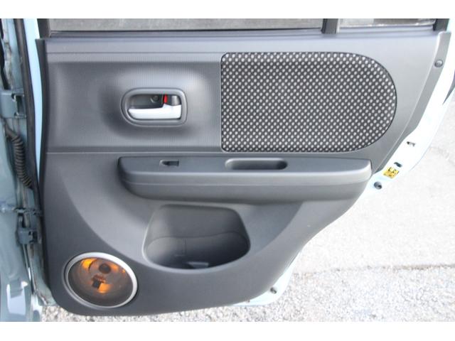 アルトラパン T Lパッケージ ターボ ドレスダウンカスタム レトロスタイル オールペイント ちょいリフトアップ 黒てっちん&マッドタイヤ ルーフバスケット レッドテール スマートキー キセノンライト 記録簿付 整備保証付販売(20枚目)