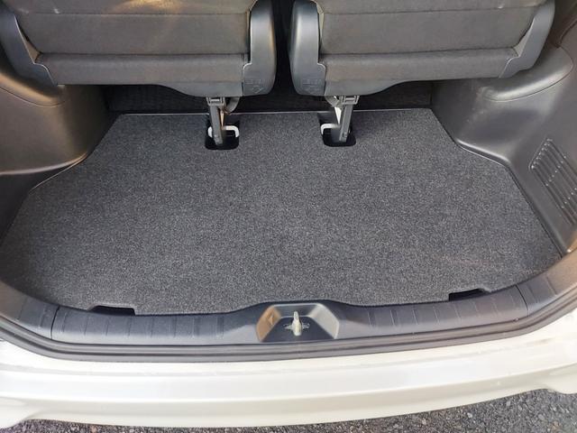 ヴォクシー ＺＳ　純正９インチナビ・テレビ・リヤカメラ・後席フリップダウンモニター・両側パワースライドドア・ミラー型前後ドラレコ・ビルトインＥＴＣ・社外車高調・社外１９インチアルミ（23枚目）