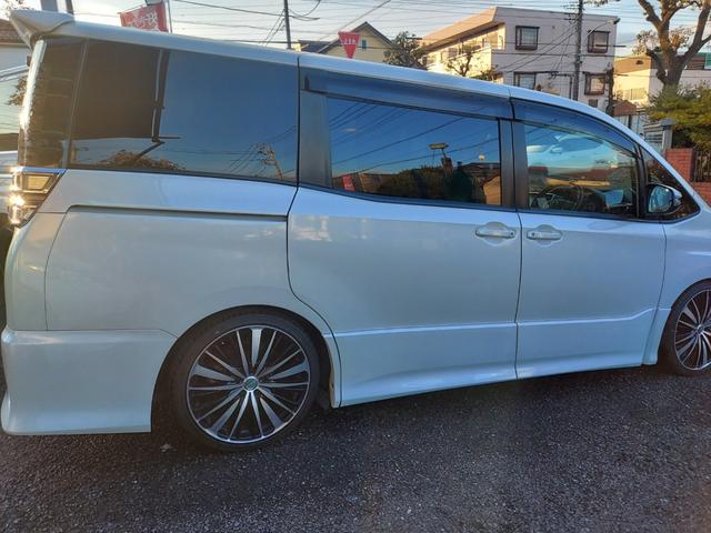 ヴォクシー ＺＳ　純正９インチナビ・テレビ・リヤカメラ・後席フリップダウンモニター・両側パワースライドドア・ミラー型前後ドラレコ・ビルトインＥＴＣ・社外車高調・社外１９インチアルミ（28枚目）