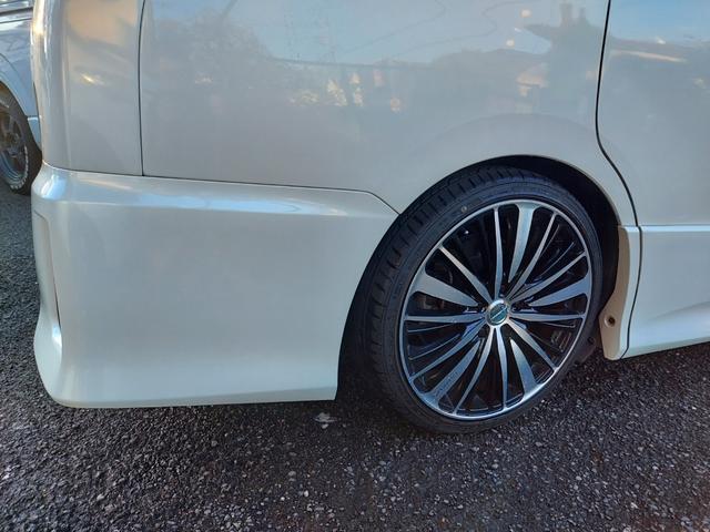 ヴォクシー ＺＳ　純正９インチナビ・テレビ・リヤカメラ・後席フリップダウンモニター・両側パワースライドドア・ミラー型前後ドラレコ・ビルトインＥＴＣ・社外車高調・社外１９インチアルミ（32枚目）