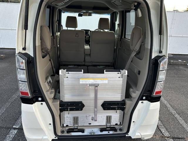 Ｎ－ＢＯＸ＋ Ｇ・Ｌパッケージ　車いす仕様車　福祉車両　電動ウインチ　ナビ＆テレビ　バックカメラ　左パワースライドドア　前後ドラレコ　ＥＴＣ　スマートキー　オートライト　ルーフコンソール　車検たっぷり８年９月　修復歴無し（7枚目）