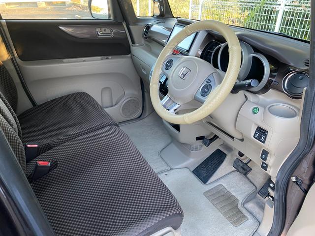 Ｎ－ＢＯＸ ２トーンカラースタイル　ＧターボＳＳパッケージ　ナビ＆地デジＴＶ　ブレーキアシスト　クルーズコントロール　パドルシフト　両側パワースライドドア　ＥＴＣ　スマートキー　１４インチアルミ　Ｂｌｕｅｔｏｏｔｈ　ホワイトルーフツートンカラー（4枚目）