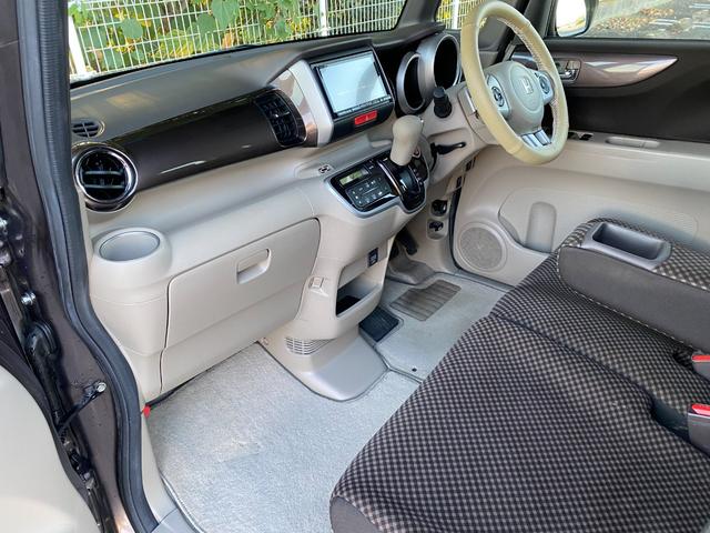 N-BOX 2トーンカラースタイル GターボSSパッケージ ナビ&地デジTV ブレーキアシスト クルーズコントロール パドルシフト 両側パワースライドドア ETC スマートキー 14インチアルミ Bluetooth 車検たっぷり9年11月(12枚目)