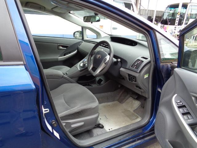 プリウス Sグレード 2WD AT 2ZR-3JMエンジン 1800ccガソリン アルミホイール ワンセグTV オートエアコン カーナビ センタードアロック キーレス ETC 取説 整備記録簿 ABS 塗装現状(10枚目)