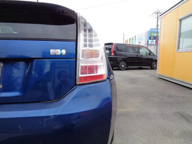 プリウス Sグレード 2WD AT 2ZR-3JMエンジン 1800ccガソリン アルミホイール ワンセグTV オートエアコン カーナビ センタードアロック キーレス ETC 取説 整備記録簿 ABS 塗装現状(12枚目)