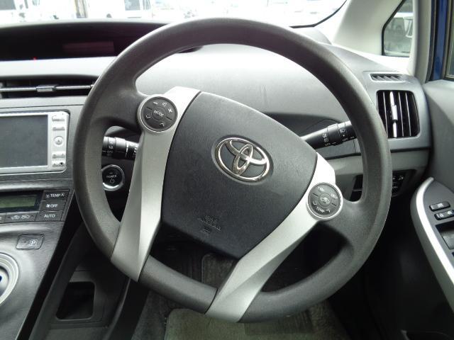 プリウス Sグレード 2WD AT 2ZR-3JMエンジン 1800ccガソリン アルミホイール ワンセグTV オートエアコン カーナビ センタードアロック キーレス ETC 取説 整備記録簿 ABS 塗装現状(17枚目)