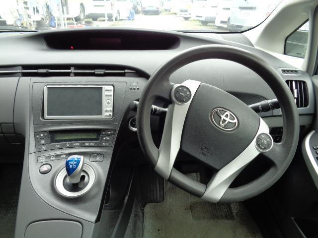 プリウス Sグレード 2WD AT 2ZR-3JMエンジン 1800ccガソリン アルミホイール ワンセグTV オートエアコン カーナビ センタードアロック キーレス ETC 取説 整備記録簿 ABS 塗装現状(18枚目)