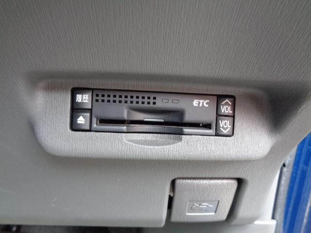 プリウス Sグレード 2WD AT 2ZR-3JMエンジン 1800ccガソリン アルミホイール ワンセグTV オートエアコン カーナビ センタードアロック キーレス ETC 取説 整備記録簿 ABS 塗装現状(24枚目)