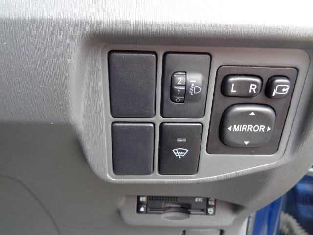 プリウス Sグレード 2WD AT 2ZR-3JMエンジン 1800ccガソリン アルミホイール ワンセグTV オートエアコン カーナビ センタードアロック キーレス ETC 取説 整備記録簿 ABS 塗装現状(25枚目)