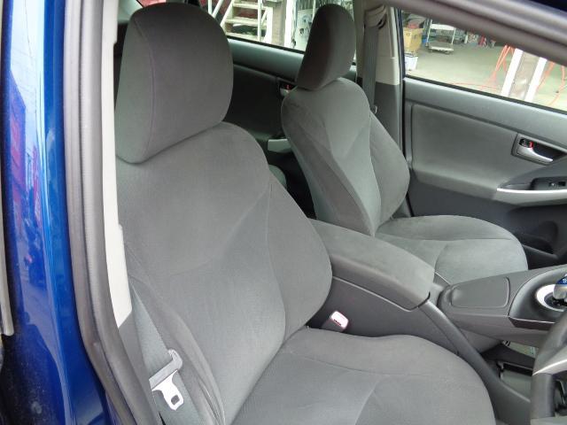 プリウス Sグレード 2WD AT 2ZR-3JMエンジン 1800ccガソリン アルミホイール ワンセグTV オートエアコン カーナビ センタードアロック キーレス ETC 取説 整備記録簿 ABS 塗装現状(38枚目)