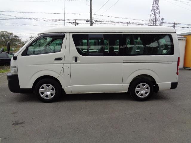 ハイエースワゴン ＤＸ　２ＷＤ　ＤＸ　２７００ｃｃ　２ＴＲノンターボエンジン　ＤＸ　総走行距離２４０，３９２ｋｍ　　　デュアルエアバッグ　社外カーテン　ＣＤ　カセット　時計　ホイールキャップ４枚　ミドルルーフ　１０人乗り（6枚目）
