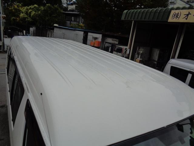 ハイエースワゴン ＤＸ　２ＷＤ　ＤＸ　２７００ｃｃ　２ＴＲノンターボエンジン　ＤＸ　総走行距離２４０，３９２ｋｍ　　　デュアルエアバッグ　社外カーテン　ＣＤ　カセット　時計　ホイールキャップ４枚　ミドルルーフ　１０人乗り（13枚目）