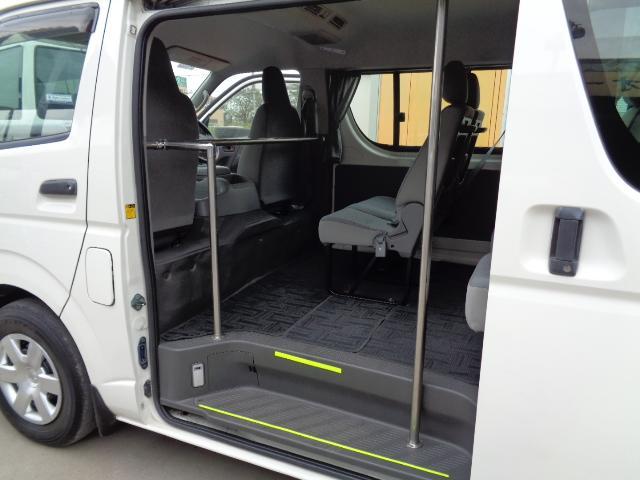 ハイエースワゴン ＤＸ　２ＷＤ　ＤＸ　２７００ｃｃ　２ＴＲノンターボエンジン　ＤＸ　総走行距離２４０，３９２ｋｍ　　　デュアルエアバッグ　社外カーテン　ＣＤ　カセット　時計　ホイールキャップ４枚　ミドルルーフ　１０人乗り（18枚目）