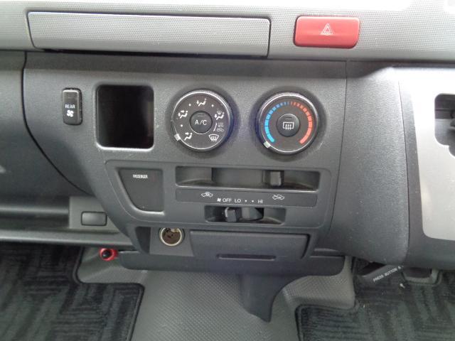 ハイエースワゴン ＤＸ　２ＷＤ　ＤＸ　２７００ｃｃ　２ＴＲノンターボエンジン　ＤＸ　総走行距離２４０，３９２ｋｍ　　　デュアルエアバッグ　社外カーテン　ＣＤ　カセット　時計　ホイールキャップ４枚　ミドルルーフ　１０人乗り（34枚目）