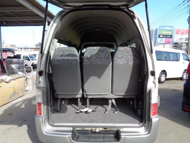 キャラバン 2400ccKA24ノンターボガソリンエンジン 10人乗り送迎車両 デュアルエアコン ABS リクライニングモケットシート カセット 時計 ホイールキャップ ハイルーフ ETC センタードアロック(15枚目)