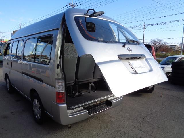 キャラバン 2400ccKA24ノンターボガソリンエンジン 10人乗り送迎車両 デュアルエアコン ABS リクライニングモケットシート カセット 時計 ホイールキャップ ハイルーフ ETC センタードアロック(16枚目)