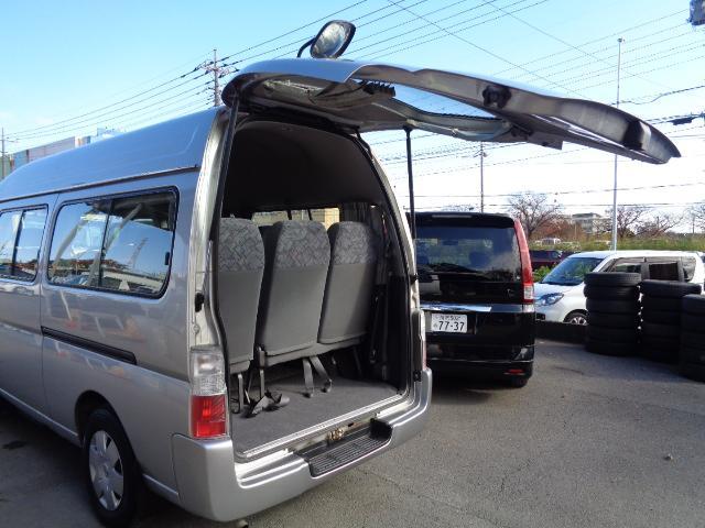 キャラバン 2400ccKA24ノンターボガソリンエンジン 10人乗り送迎車両 デュアルエアコン ABS リクライニングモケットシート カセット 時計 ホイールキャップ ハイルーフ ETC センタードアロック(17枚目)